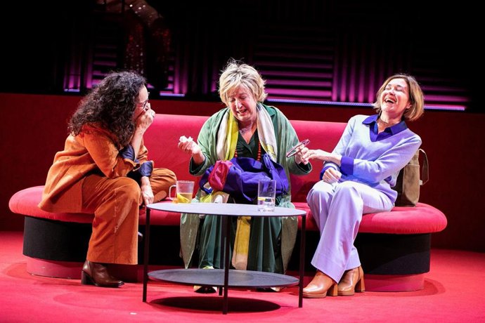 El Teatro Principal presenta 'Les bàrbares', protagonizada por María Pujalte, Francesca Piñón, Cristina Plazas y Berta Gratacós