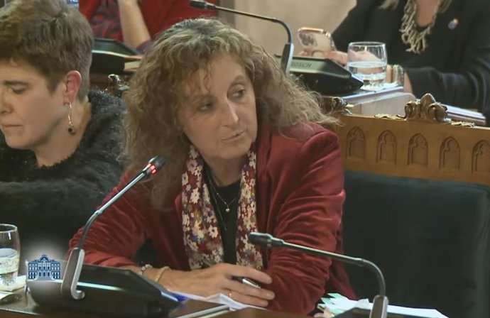 La consejera de Educación, Eva Ledo, presenta los presupuestos educativos para 2026 en la Comisión de Hacienda, Justicia y Asuntos Europeos.
