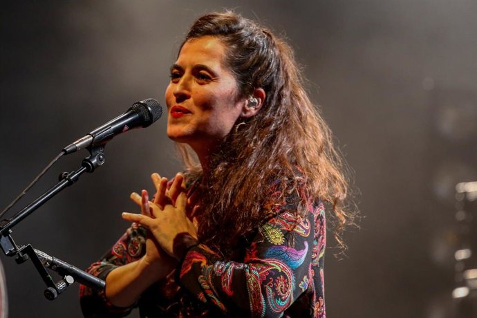 Archivo - La cantante Silvia Pérez Cruz, durante un concierto en el Teatro Circo Price, en Madrid (España), a 26 de enero de 2021. El concierto de Silvia Pérez se engloba dentro del festival Inverest 2021.