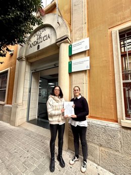 Las representantes de la ampa Las Torres ante la Delegación Territorial de Desarrollo Educativo.