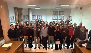 El presidente del Partido Popular (PP) de Almería, Ramón Fernández-Pacheco, en el encuentro con alcaldes y portavoces del PP de la comarca de Los Vélez.