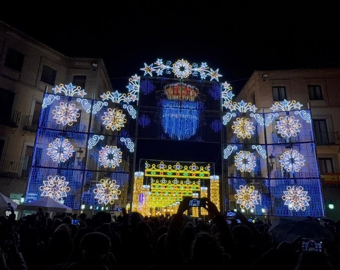 El encendido del Pórtico de la Navidad abre la programación navideña en Segovia