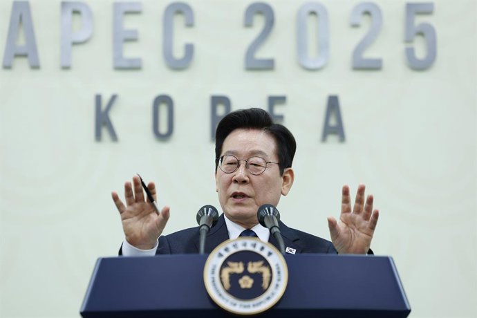 Archivo - November 1, 2025, Gyeongju, Gyeongbuk, SOUTH KOREA: Nov 1, 2025-Gyeongju, South Korea-South Korean President Lee Jae Myung holds a press conference following the Asia-Pacific Economic Cooperation (APEC) summit in Gyeongju, South Korea.