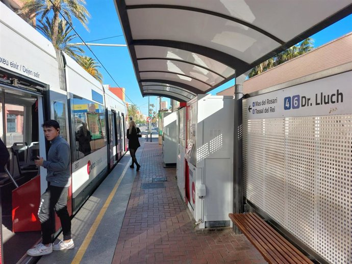 Las líneas 4, 6 y 8 de tranvía recuperan la circulación en el tramo La Cadena-Marítim