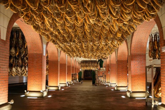Archivo - Imágenes de las bodegas de Jamones Sánchez Romero Carvajal. A 27 de febrero de 2025 en Jabugo, Huelva (Andalucía, España).  