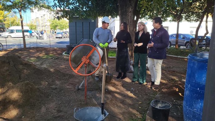 Mejoras en seguridad, ajardinamiento y ordenación de Jardín de Manuel Garrido en La Bazorla en Sevilla