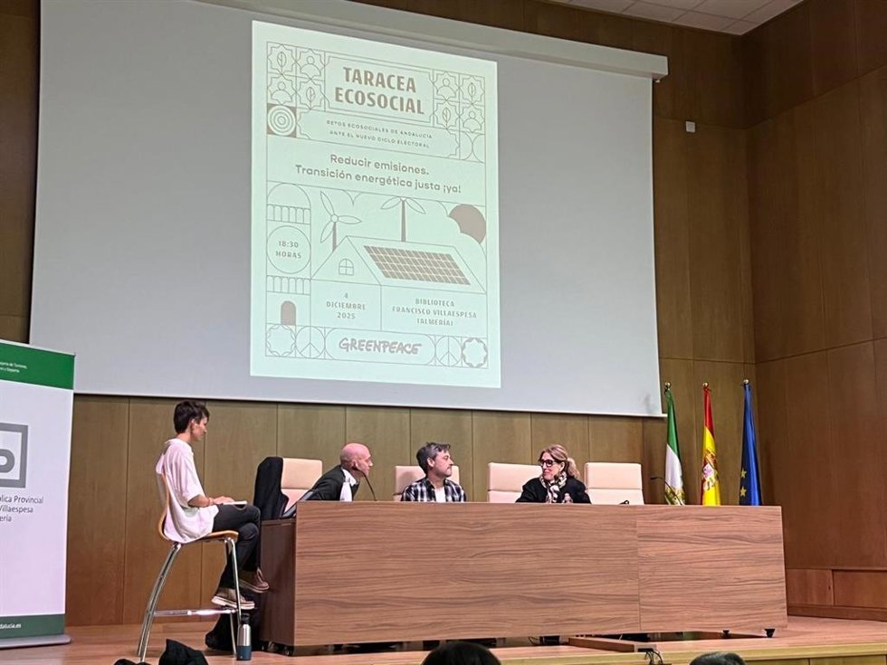 El PP de Almería participa en los ciclos de Greenpeace a través de la parlamentaria 'popular' andaluza Julia Ibáñez y defiende su política de transición energética