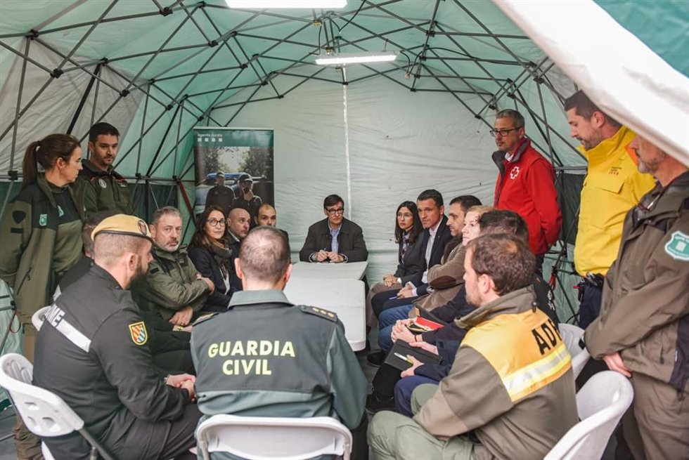 El presidente de la Generalitat, Salvador Illa, durante su visita al centro de comando