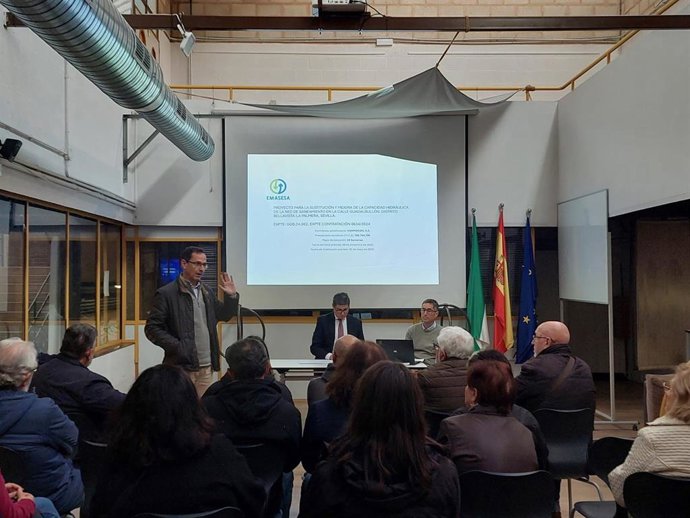 Ayuntamiento de Sevilla inicia la renovación del saneamiento en la calle Guadalbullón con una inversión de 786.704 euros