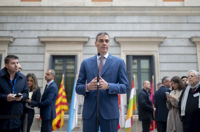 O Presidente do Governo, Pedro Sánchez, durante o ato institucional do Dia da Constituição, no Congresso dos Deputados, em 6 de dezembro de 2025, em Madri (Espanha). O Parlamento espanhol comemora o 47º aniversário da aprovação da Constituição.