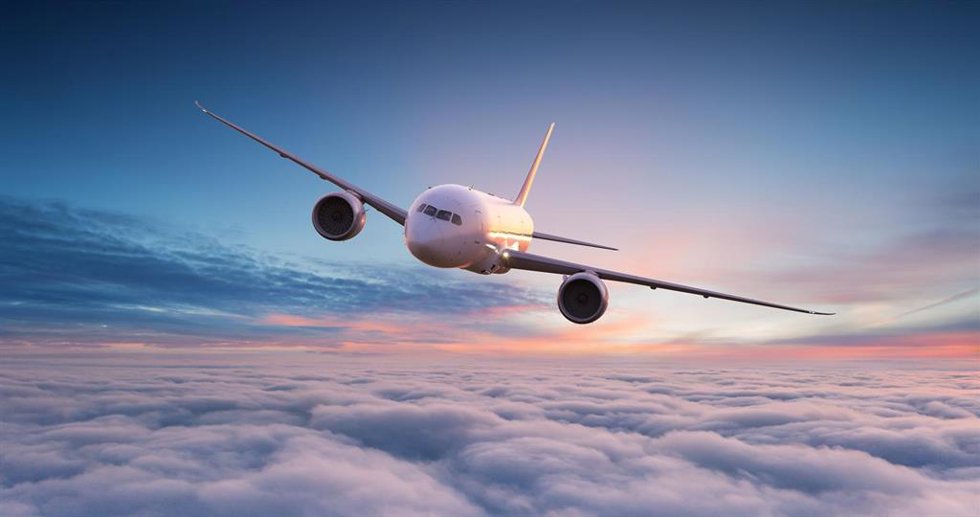 Archivo - Imagen de avión