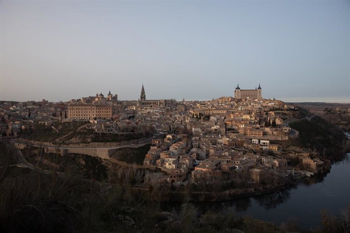 Archivo - Vista general de la ciudad de Toledo.