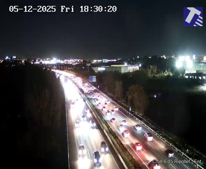 Un carril tallat divendres en la C-58 a Cerdanyola del Vallès en sentit Terrassa (Barcelona) per un accident