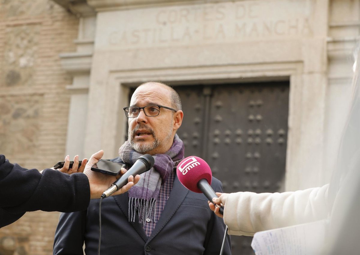 Bellido anima a superar el clima de división política y celebrar los logros de la Constitución