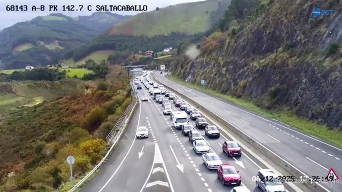 Retenciones en la A-8 a la altura de Castro sentido Santander