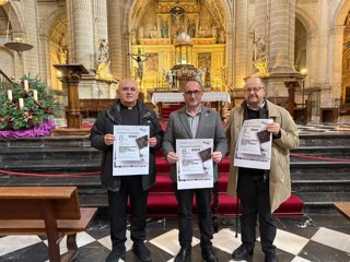 El delegado territorial, José Ayala, junto al deán de la Catedral de la Asunción de la Virgen María, Francisco Juan Martínez Rojas.