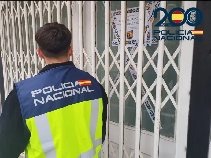 Policía Nacional clausura local en Playa de Palma