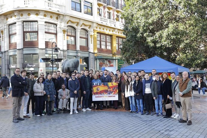 El presidente del Partido Popular de Asturias, Álvaro Queipo, esta mañana en Oviedo en un acto de Nuevas Generaciones para celebrar el 7 aniversario de la Constitución.
