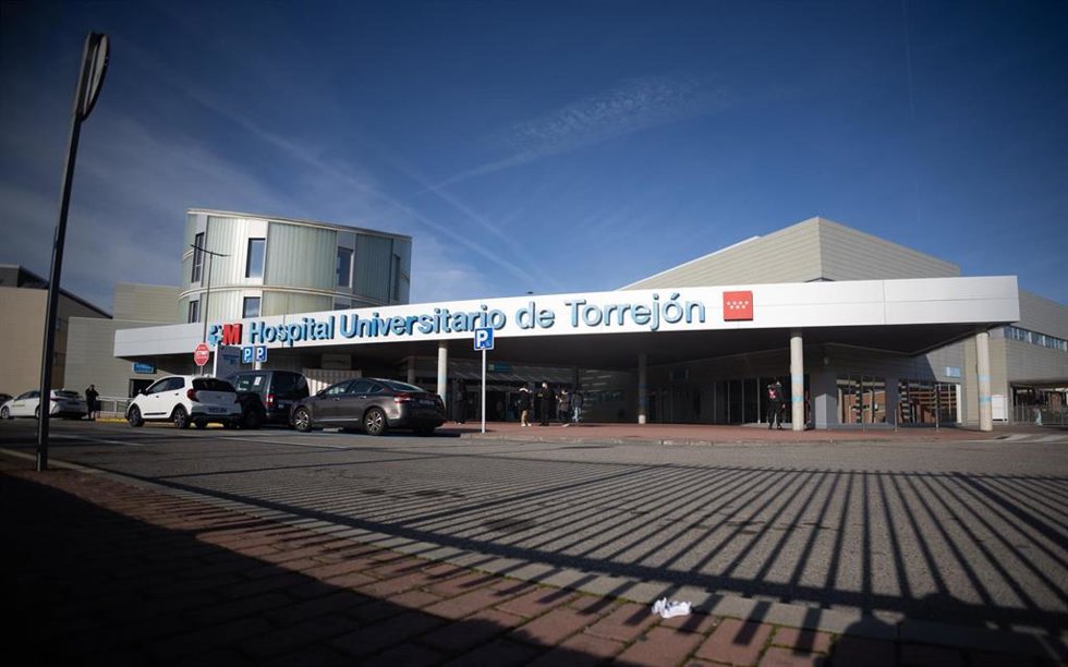 Fachada del Hospital Universitario de Torrejón, a 1 de diciembre de 2025, en Torrejón de Ardoz, Madrid (España).
