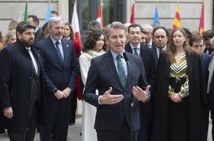 El presidente del PP, Alberto Núñez Feijóo, durante el acto institucional por el Día de la Constitución, en el Congreso de los Diputados, a 6 de diciembre de 2025, en Madrid (España). 