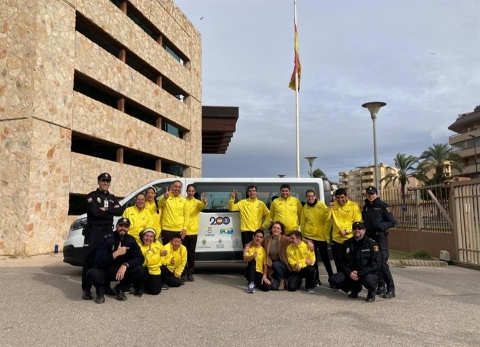 La Policía Nacional dona 40.000 euros recaudados a la Asociación de Deporte Adaptado de las Pitiusas