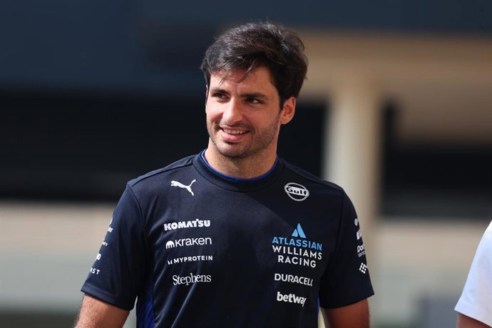 SAINZ Carlos (spa), Williams Racing FW47, portrait during the 2025 Formula 1 Abu Dhabi Grand Prix, 24th round of the 2025 FIA Formula One World Championship from December 05 to 07, 2025 on the Yas Marina Circuit, in Abu Dhabi, United Arab Emirates - Photo