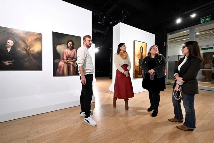 Visita de las autoridades a la muestra