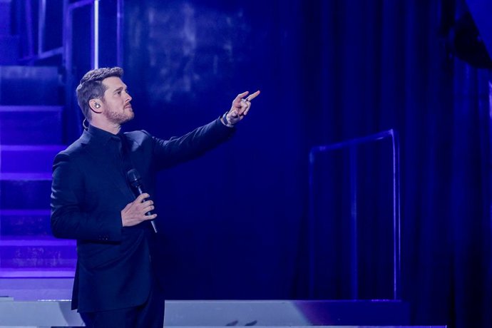 Archivo - El cantante y compositor Michael Bublé durante su actuación en el Wizink Center, a 30 de enero de 2023, en Madrid (España). El músico y también actor canadiense vuelve a hacer un directo en Madrid con un concierto dentro de su gira ‘Higher Tour’