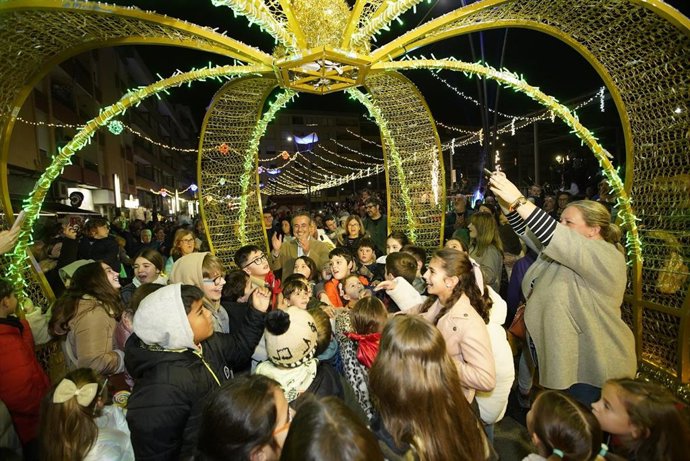 Camargo inaugura la Navidad con la pista de hielo del Parque de Cros como principal atractivo