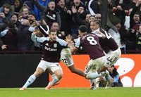 El Aston Villa hace vulnerable al Arsenal y el City se pone a tiro