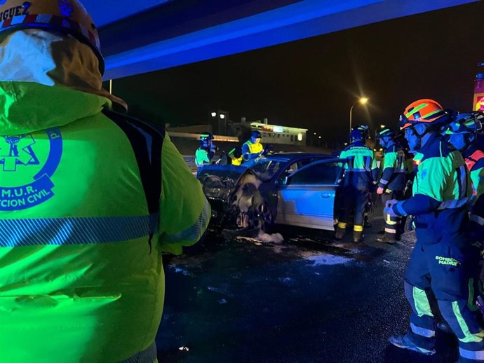 Colisão frontal na M-607.