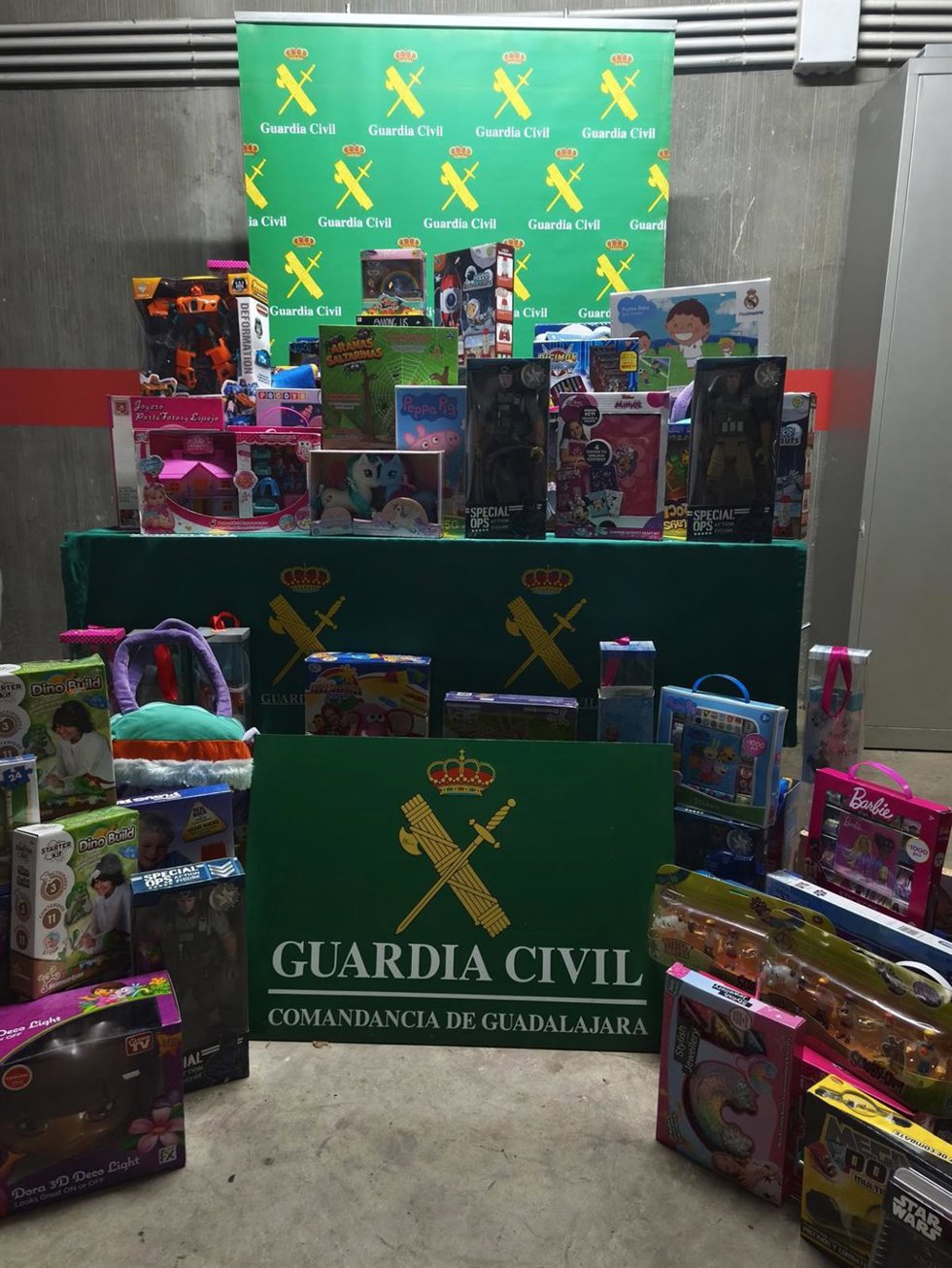 Juguetes recuperados por la Guardia Civil.