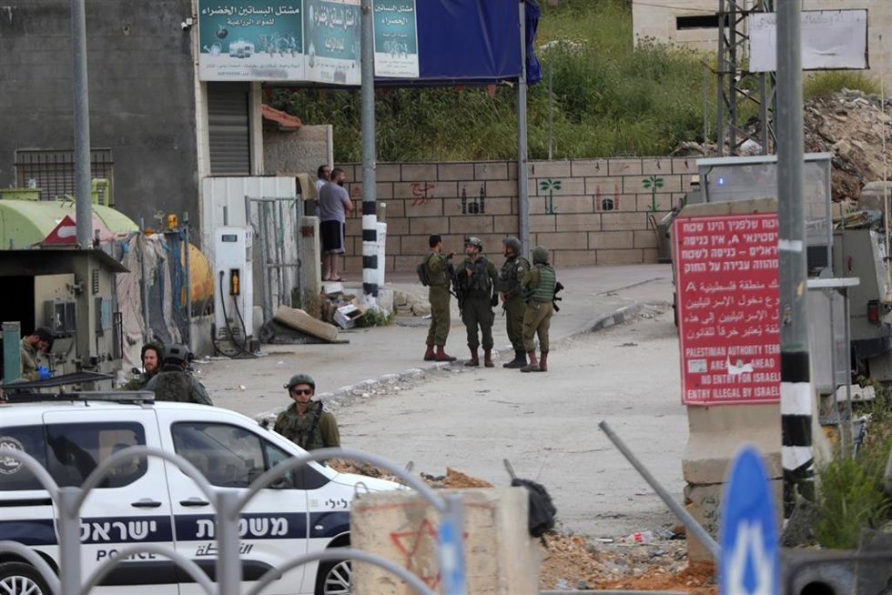 Archivo - Militares israelíes en Hebrón, Cisjordania