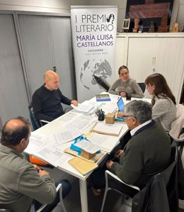 Foto de la reunión del jurado. Presidido por al directora general de Emigración y Políticas de Retorno, Olaya Romano