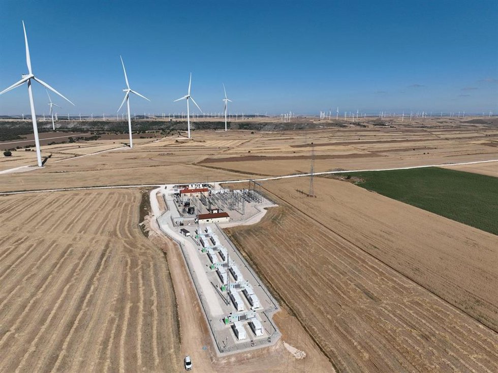 Archivo - Batería de Iberdrola en Revilla Vallejera (Burgos).