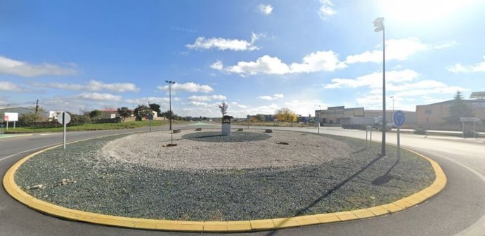 La rotonda de acceso de Villanueva de Córdoba objeto del concurso artístico.