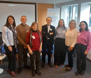 Foto de familia de la presentación de la experiencia andaluza 'Momentos Disfruta'.