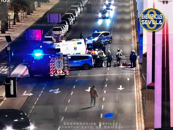 Imagen del siniestro vial en la calle Torneo de Sevilla.
