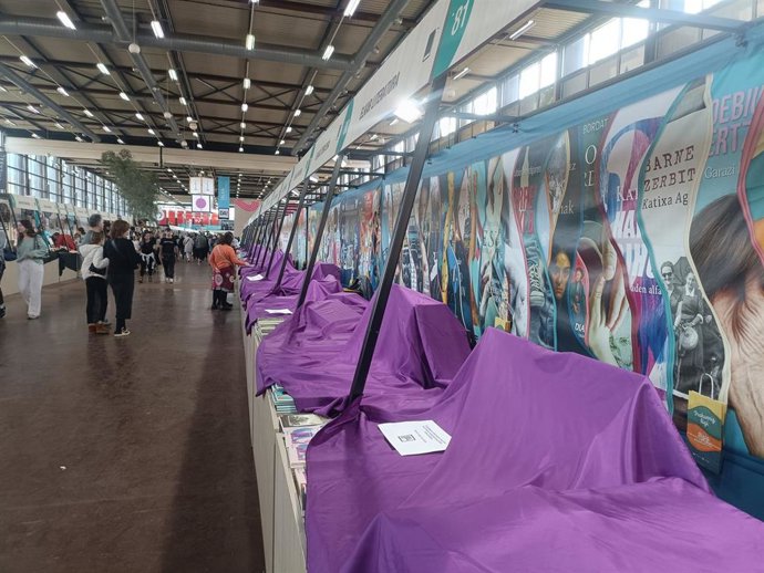 Puestos tapados en protesta por el genocidio de Israel en Durangoko Azoka