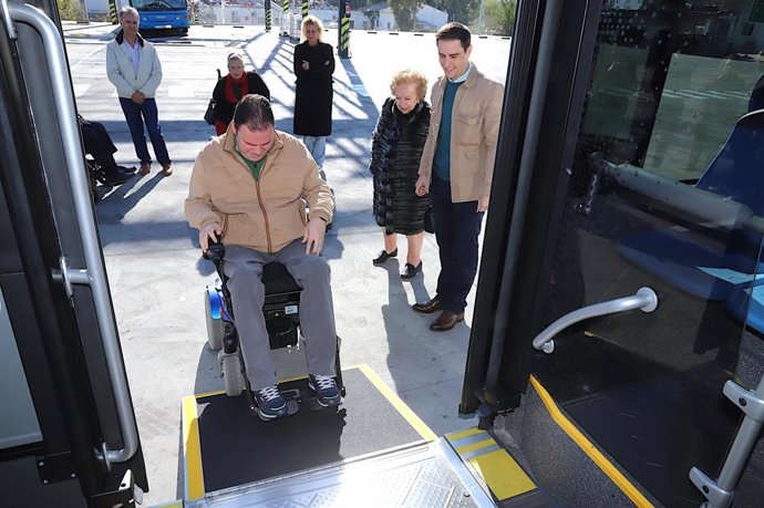 Sistema de doble rampa de los nuevos autobuses en Jerez (Cádiz)