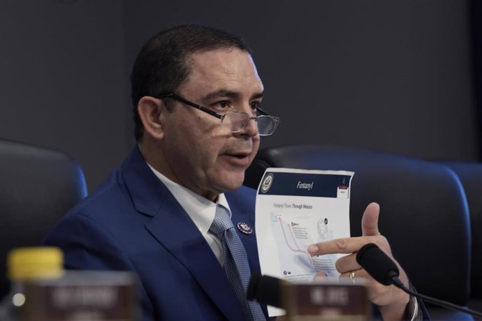 Archivo - El congresista Henry Cuellar 
