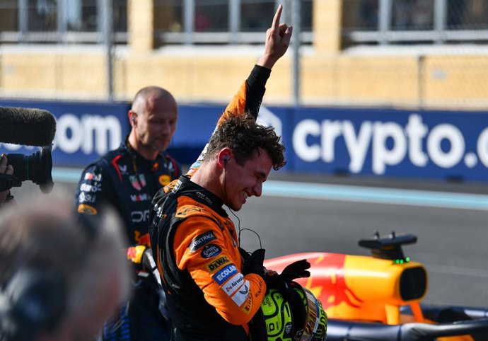 Archivo - Arquivo - 05 de maio de 2024, EUA, Miami Gardens: O piloto de corrida britânico-belga Lando Norris, da McLaren, comemora após vencer o Grande Prêmio de Miami de Fórmula 1 de 2024. Foto: Daisy Facinelli/ZUMA Press Wire/dpa