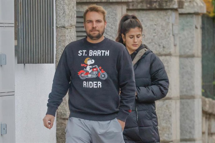 José María Almoguera y María 'La jerezana', salen del gimnasio