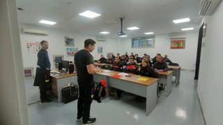 Curso de los bomberos de Alcalá de Guadaíra (Sevilla) sobre 'Combinación de técnicas tácticas y herramientas para la extinción de incendios'