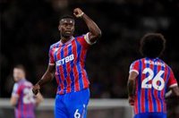 El Crystal Palace se pone cuarto de la Premier con un cabezazo de Guehi