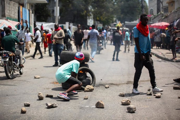 Archivo - 27 March 2025, Haiti, Port-au-Prince: Demonstrators take to the streets to protest against insecurity in Port-au-Prince. Photo: Patrice Noel/ZUMA Press Wire/dpa