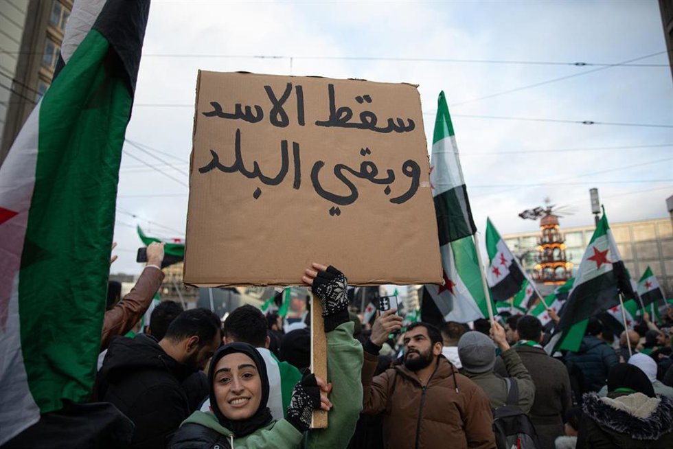 La diáspora siria celebra en Alemania el aniversario de la caída de Al Assad 