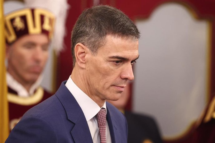 O Presidente do Governo, Pedro Sánchez, durante o ato institucional do Dia da Constituição, no Congresso dos Deputados, em 6 de dezembro de 2025, em Madri (Espanha). O Parlamento espanhol comemora o 47º aniversário da aprovação da Constituição.