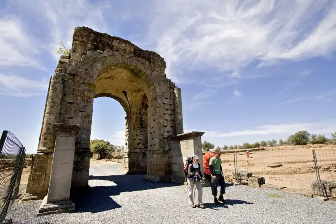 Archivo - Arco de Cáparra