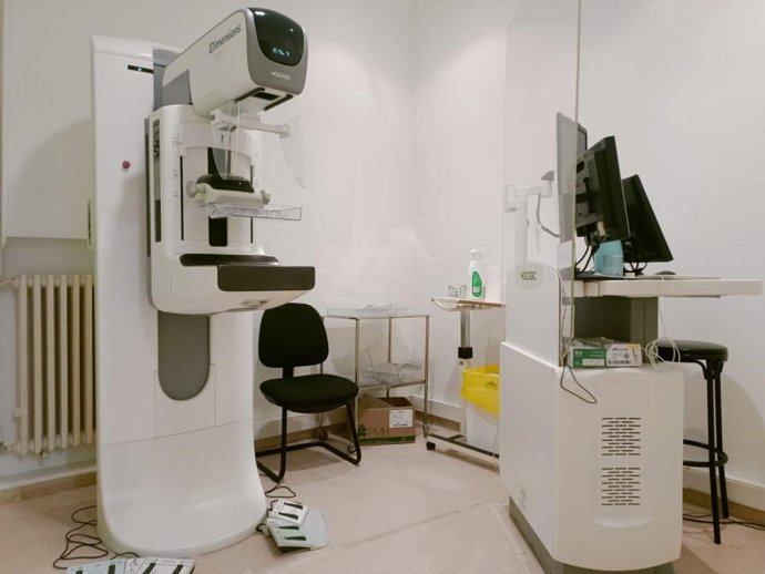 Uno de los nuevos mamógrafos para el programa de cribado de cáncer de mama en el Hospital Nuestra Señora de Gracia de Zaragoza